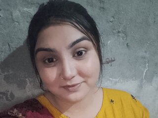 Naked cam shows DuaNoor